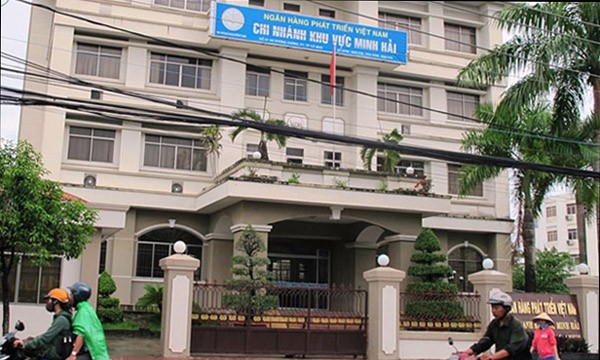 Truy tố nhóm bị can chiếm đoạt 700 tỷ đồng của ngân hàng Trụ sở VDB Minh Hải. Ảnh: Công an Nhân dân