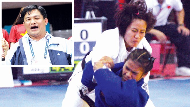 Ông Giám đốc giải nào cũng có phần Võ sỹ Judo Văn Ngọc Tú (áo trắng ảnh lớn) tham dự Olympic mà không có HLV, chuyên gia chỉ đạo trong khi ông giám đốc Nguyễn Mạnh Hùng đi Olympic theo tuyển Judo (ảnh nhỏ). Ảnh: VSI