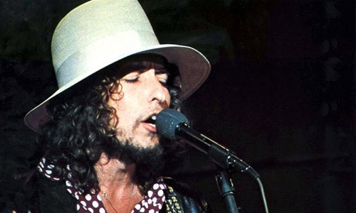 Bỗng dưng lại “hot” Chủ nhân Nobel Văn học 2016 - Bob Dylan.