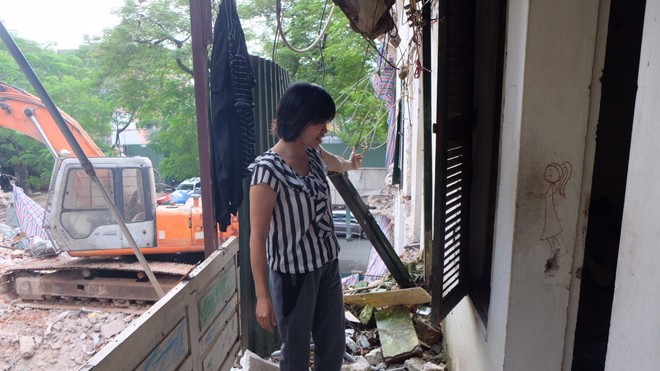 Thấp thỏm khi dự án 'kim cương' khởi động Cầu thang lên tầng 4 khu chung cư tập thể 30A Lý Thường Kiệt đã bị phá dỡ.