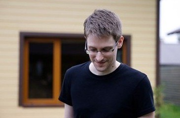 'Kẻ lộ mật' Snowden sẽ thành công dân Nga? Edward Snowden