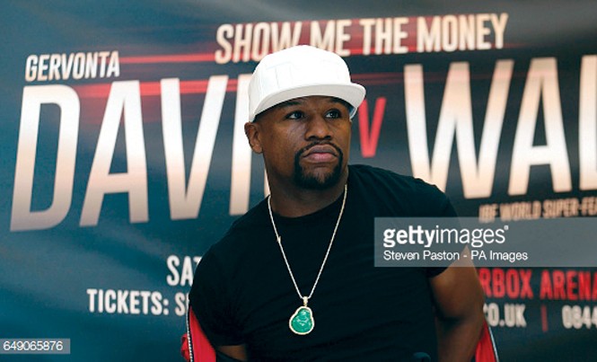 Mayweather bất ngờ tái xuất Sức hút từ khoản tiền tối thiểu 100 triệu USD đã khiến Mayweather trở lại võ đài sau 2 năm tuyên bố treo găng. Ảnh: Getty Images