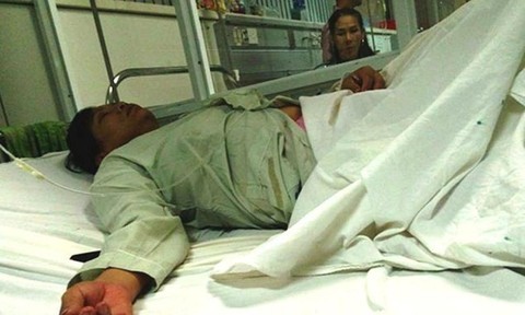Điều tra 3 đối tượng làm nhục người khác Chị P. đang điều trị tại bệnh viện. Ảnh: Công an TP Hồ Chí Minh