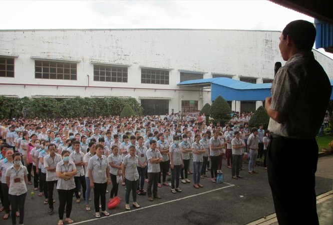 Sửa Bộ Luật Lao động: Thị trường minh bạch, doanh nghiệp chịu sức ép Cho phép người lao động tự thành lập tổ chức đại diện, quyền lợi của họ sẽ được bảo vệ hiệu quả hơn. Ảnh minh họa: PT.