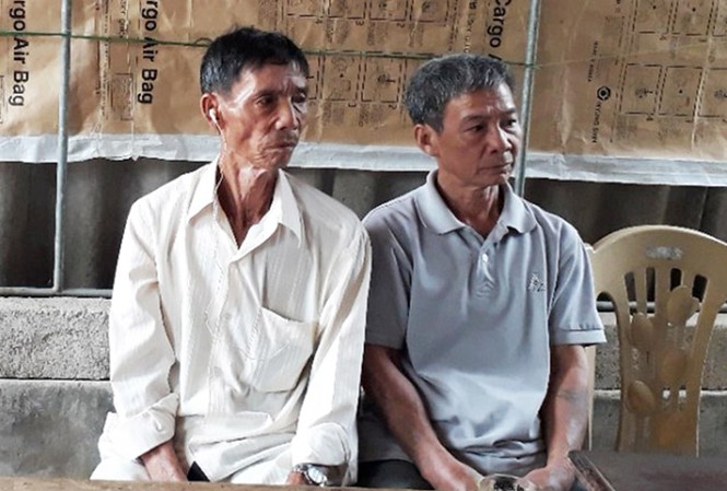 “Liệt sỹ” trở về sau 43 năm báo tử Ông Nam (áo trắng) và em trai.