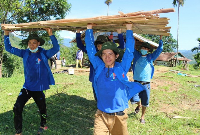 Luật Thanh niên sửa đổi: Không để thanh niên nào ở lại phía sau Sửa đổi Luật Thanh niên để đảm bảo quyền và lợi ích hợp pháp của tất cả thanh niên. Ảnh: Như Ý.