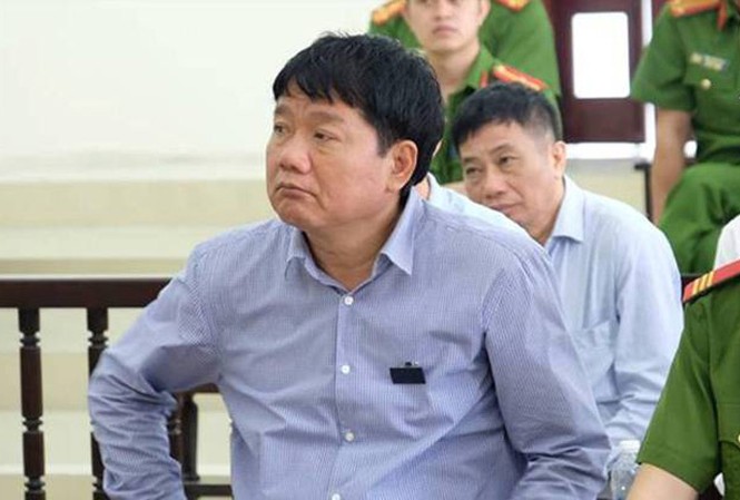 Không có căn cứ chuyển tội danh cho ông Đinh La Thăng Bị cáo Đinh La Thăng tại tòa.