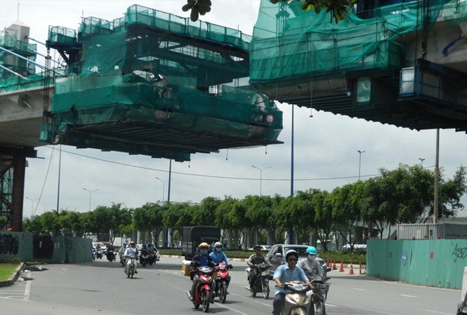 Metro Sài Gòn điêu đứng vì thủ tục Tuyến metro số 1.