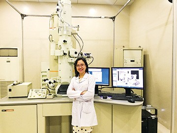 Hỗ trợ bệnh nhân ung thư và ‘làm’nước từ sương Tiến sĩ Hà Phương Thư