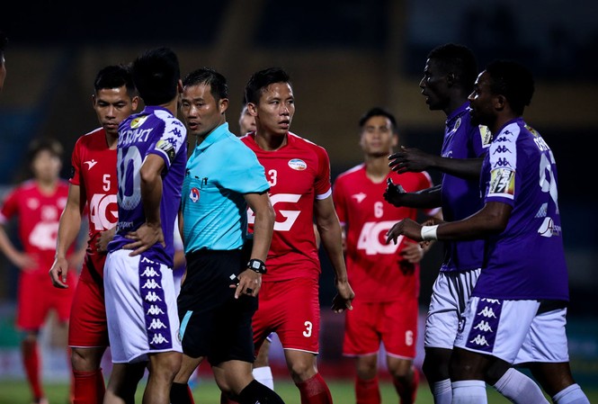 Nguy cơ trọng tài trở thành 'điểm đen' ở V.League 2019 Nguy cơ trọng tài trở thành 'điểm đen' ở V.League 2019