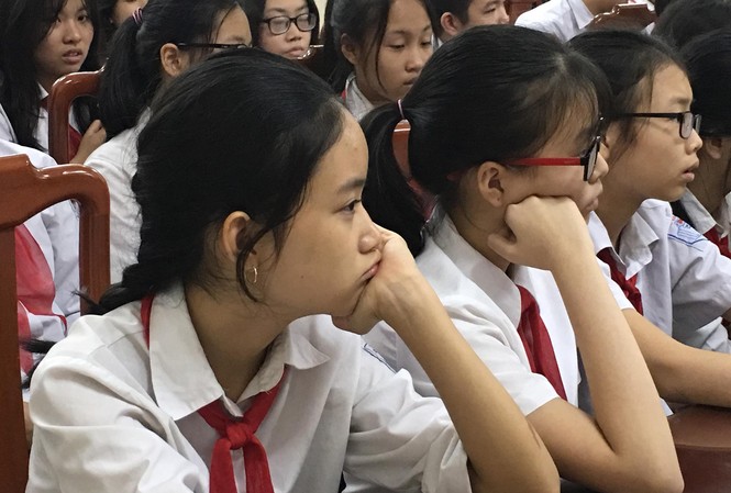 Giáo viên ngoại ngữ thi mười không đạt một Đừng dạy học sinh “vẽ” chữ tiếng Anh (ảnh chỉ minh họa). Ảnh: Nghiêm Huê