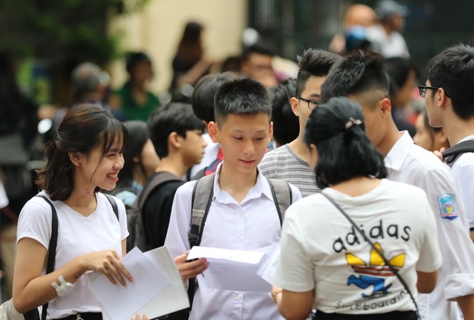 Kết quả thi lớp 10 Hà Nội: Lịch sử gây bất ngờ Trên 80% bài thi môn Toán vào lớp 10 tại Hà Nội đạt điểm trên trung bình, trong khi gần một nửa thí sinh bị điểm dưới trung bình môn Ngoại ngữ