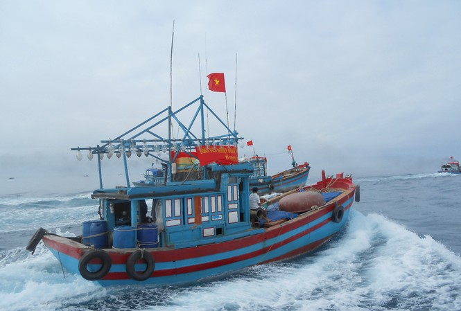 Trung Quốc thường xuyên xâm phạm chủ quyền Việt Nam Ngư dân Việt Nam đánh cá trên biển Đông thường xuyên bị lực lượng Hải cảnh của Trung Quốc ép, đe dọa. Ảnh: Hồng vĩnh