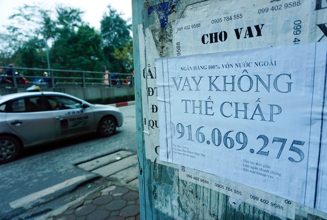 Vay 35 triệu, 3 năm phải trả 60 triệu Nhiều "ngân hàng" không tên cũng quảng cáo cho vay không cần thế chấp Ảnh: Như Ý