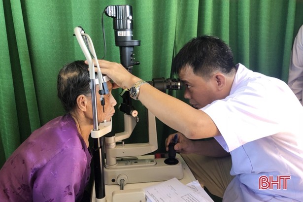 BẢN TIN TÌNH NGUYỆN: 4.000 người cao tuổi được khám,cấp thuốc miễn phí BẢN TIN TÌNH NGUYỆN: 4.000 người cao tuổi được khám,cấp thuốc miễn phí
