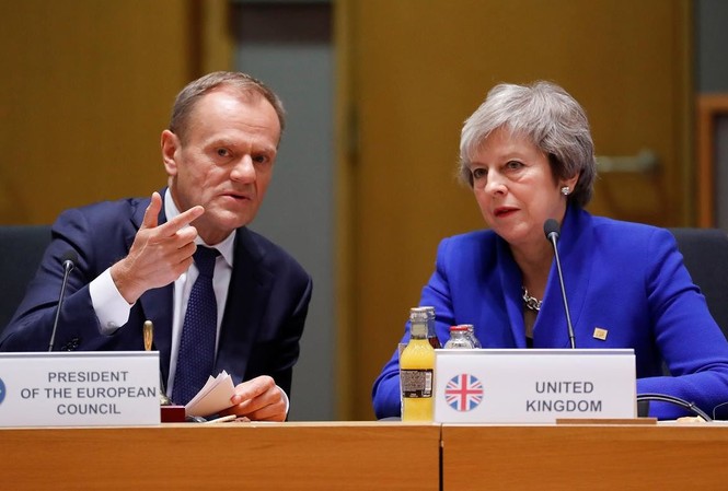 Lãnh đạo EU gọi Brexit là 'tấn bi kịch' Lãnh đạo các nước EU cùng Thủ tướng Anh đã đồng thuận về dự thảo Brexit