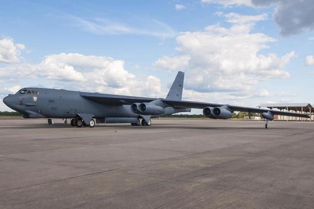 Nga nghi ngờ Mỹ phá hoại Hiệp ước Giảm thiểu vũ khí chiến lược mới Máy bay B-52H Stratofortress là chiếc máy bay đầu tiên được chuyển đổi theo quy định trong Hiệp ước START mới