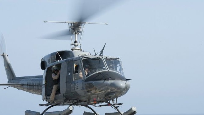 Quân đội Indonesia tăng cường trực thăng Bell 412EPI Một chiếc trực thăng Bell 412 trong khi đang làm nhiệm vụ