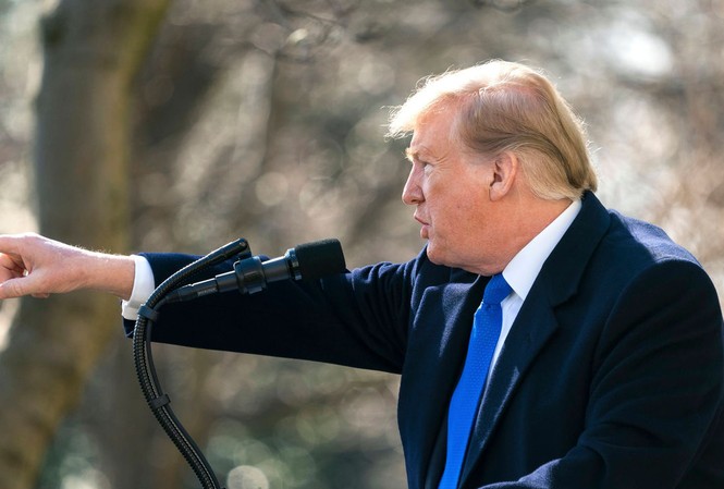 Ông Trump có lạm quyền khi áp đặt Tình trạng khẩn cấp? Ông Trump có lạm quyền khi áp đặt Tình trạng khẩn cấp?