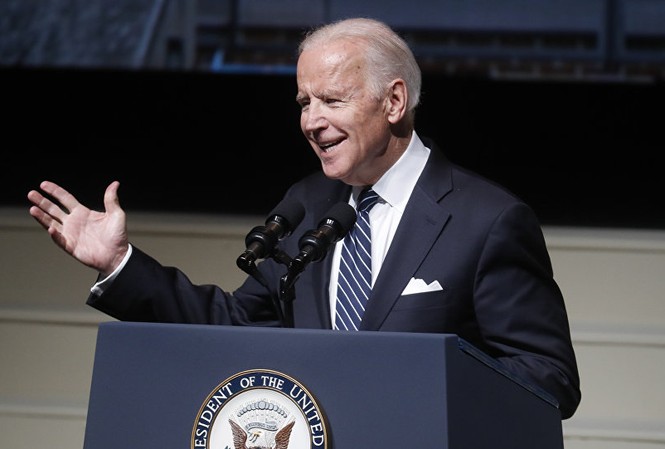 Twitter 'nổi bão' liên quan cựu Phó Tổng thống Mỹ Joe Biden Bê bối liên quan đến Cựu Phó Tổng thống Mỹ Joe Biden không chỉ gây "bão mạng" mà còn có thể ảnh hưởng lớn tới chiến dịch tranh cử Tổng thống của ông vào năm tới.