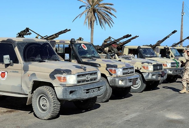 Quân đội Libya thề 'chiếm lại' thủ đô Tripoli Lực lượng quân đội trung thành với chính phủ Libya đã sẵn sàng đương đầu với các đơn vị do tướng Haftar chỉ huy, hiện đang đóng quân tại ngoại ô Tripoli
