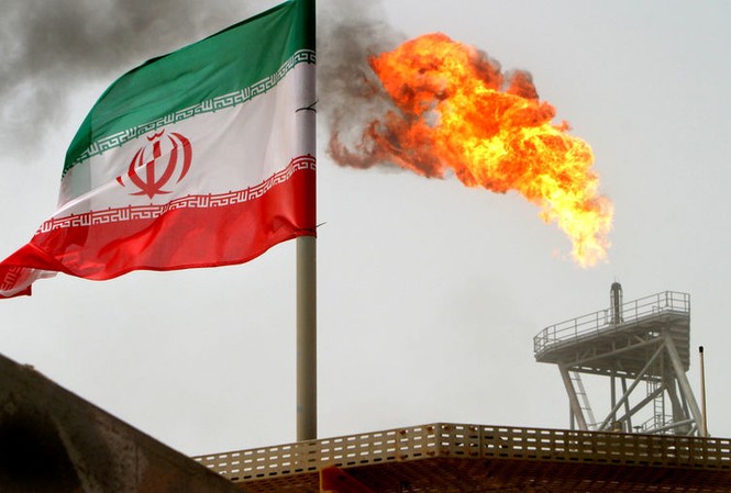 Mỹ thắt chặt nguồn cung dầu từ Iran, dự kiến giá dầu thô tăng mạnh Mỹ vẫn tập trung cấm vận nhằm vào ngành xuất khẩu dầu - ngành hàng kinh tế chủ lực của Iran, gây lo ngại giá dầu thế giới sẽ tăng mạnh trong thời gian tới