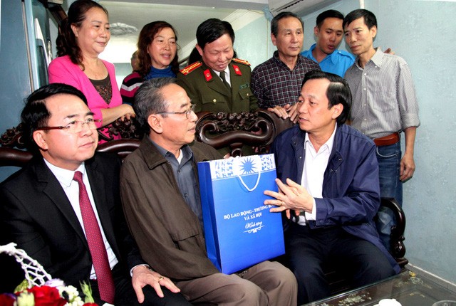 Dành hơn 362 tỷ đồng tặng quà Tết cho người có công Bộ LĐTB&XH dự kiến dành 362 tỉ đồng thưởng Tết năm 2019 cho người có công