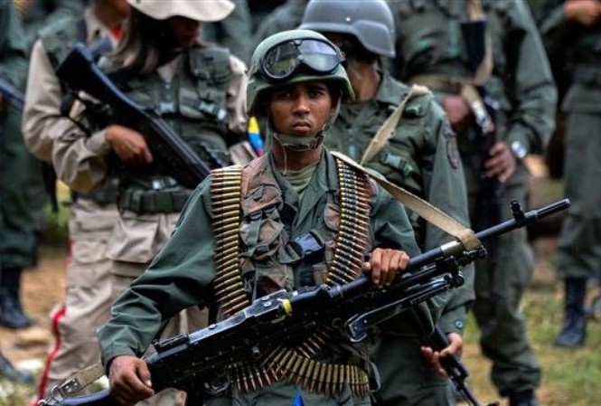 Điểm nóng cứu trợ ở Venezuela Quân đội Venezuela thề trung thành với tổng thống Maduro. Ảnh: presstv.com