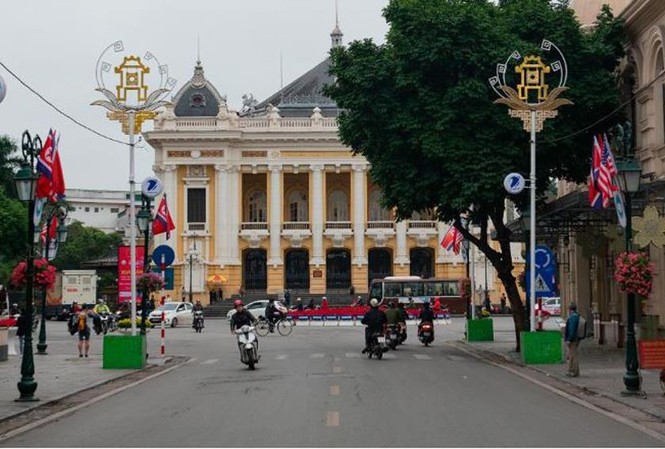 Hà Nội hứng bom Mỹ năm xưa, nay kiến tạo hòa bình Đường phố Hà Nội trên trang web của CNN