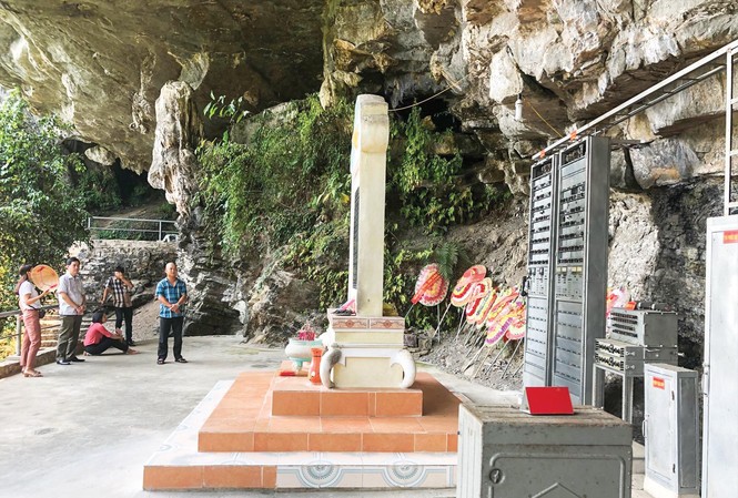Bi tráng Lèn Hà Hang Lèn Hà đang là một trong những địa chỉ đỏ thu hút du khách thập phương
