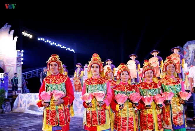 Đánh thức tình yêu di sản bằng nghệ thuật Múa lục cúng hoa đăng, một di sản của văn hóa Việt