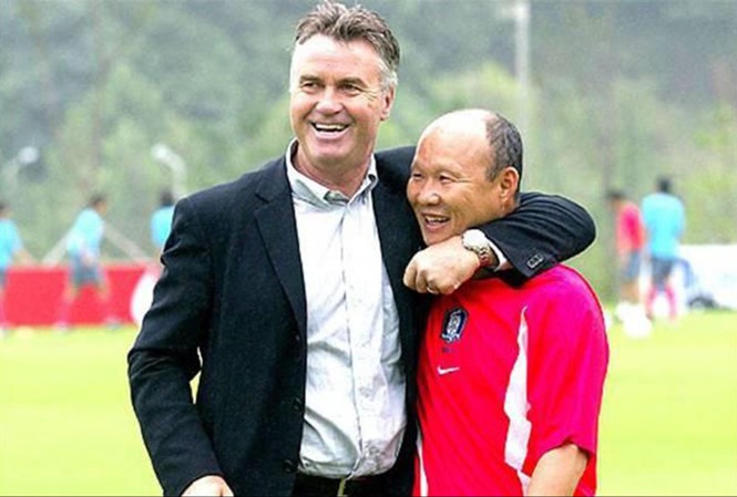 U22 Việt Nam đá giao hữu với ĐT U22 Trung Quốc HLV Guus Hiddink và HLV Park Hang Seo ngày cùng làm việc tại ĐT Hàn Quốc