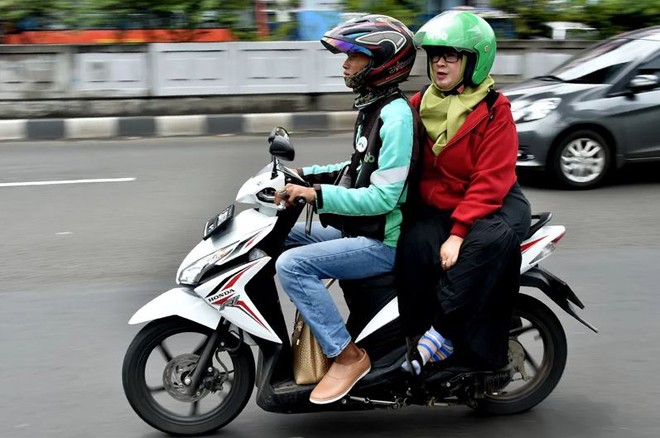 Đông Nam Á, trung tâm khởi nghiệp sáng tạo mới Dịch vụ “xe ôm công nghệ” của Grab tại thủ đô Jakarta, Indonesia. Ảnh: Fortune