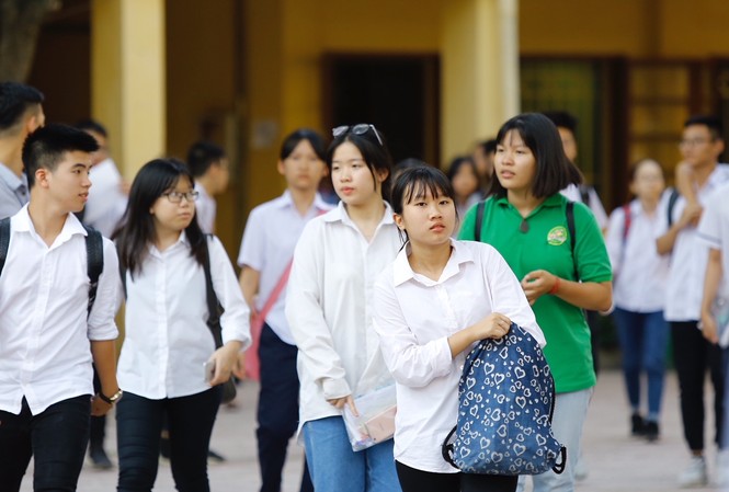 Rắc rối xung quanh 58 bài thi bị điểm 0: Chờ lí giải thuyết phục từ Bộ GD&ĐT Nhiều ý kiến cho rằng, cần làm rõ nguyên nhân dẫn đến việc 43 thí sinh bị điểm 0 trong kỳ thi THPT quốc gia 2019