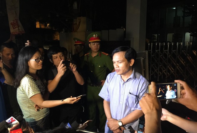 Bao giờ Hà Giang “gọi tên” cán bộ có con được nâng điểm? Ông Mai Văn Trinh, Cục trưởng Cục Quản lý chất lượng, Bộ GD&ĐT trao đổi với báo chí lúc 11h đêm ngày 21/7/2018 về những kết quả bước đầu liên quan đến việc xác minh những dấu hiệu nghi vấn điểm thi cao bất thường tại Sơn La