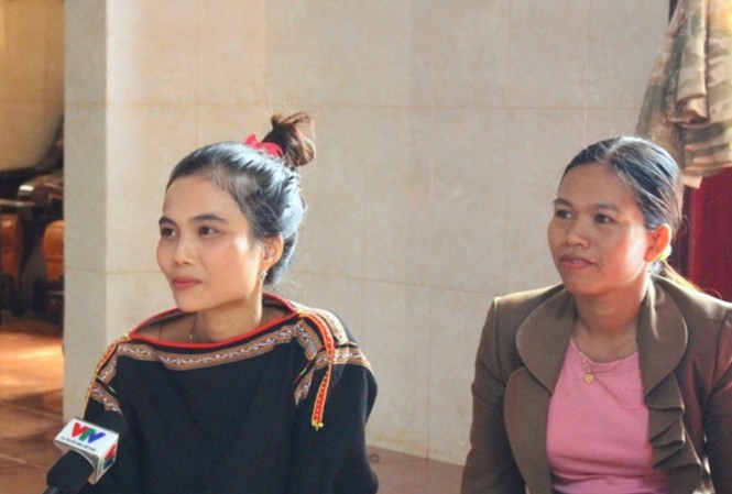 Em gái chia sẻ niềm vui từ quê nhà sau khi H’Hen Niê lọt Top 5 HHHV Em gái chia sẻ niềm vui từ quê nhà sau khi H’Hen Niê lọt Top 5 HHHV