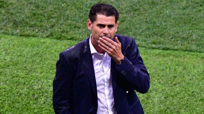 Tây Ban Nha bị loại khỏi World Cup, HLV 'đóng thế' nói gì? HLV Fernando Hierro đứng ra nhận trách nhiệm.