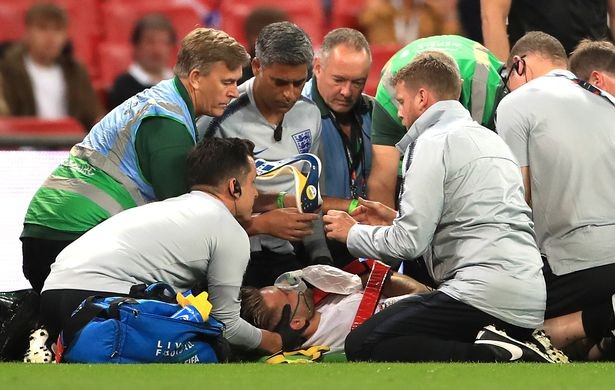 M.U bất ngờ loại bỏ ngôi sao Luke Shaw vào phút chót Luke Shaw bị chấn động mạnh trong trận Anh 1-2 Tây Ban Nha