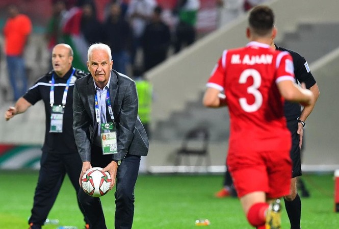 Sau Thái Lan, đội tuyển thứ hai ở Asian Cup 2019 'trảm tướng' HLV Bernd Stange