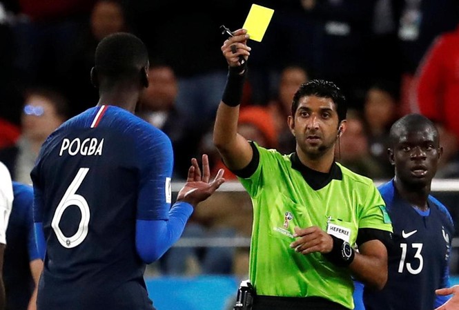 Trọng tài ‘đen đủi’ bắt trận tứ kết Việt Nam vs Nhật Bản Trọng tài Mohammed Abdulla cảnh cáo Paul Pogba ở World Cup 2018