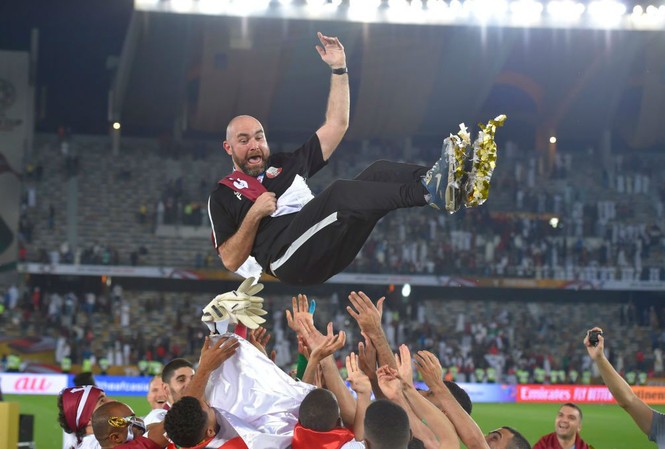 Qatar gây sốc, tính chuyện sa thải HLV Felix Sanchez vì Arsene Wenger HLV Felix Sanchez có thể mất việc cho dù giúp Qatar vô địch Asian Cup 2019