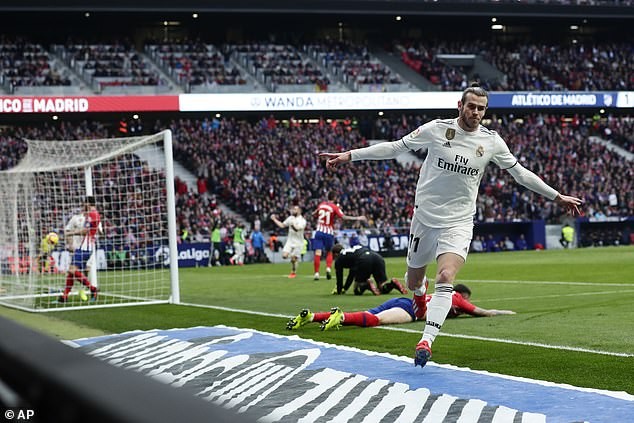 Thắng derby, Real Madrid phả hơi nóng vào gáy Barcelona Gareth Bale ấn định chiến thắng cho Real Madrid
