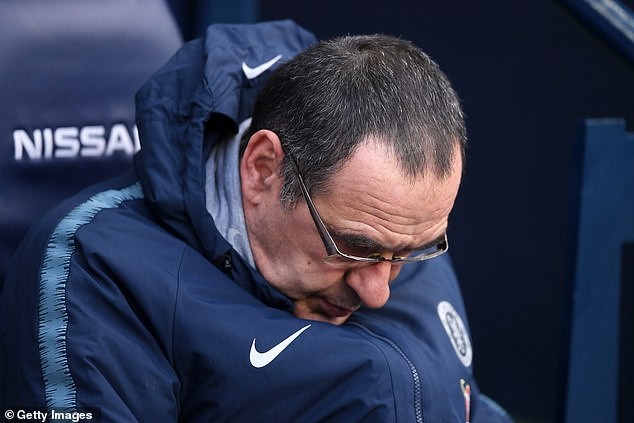 Chelsea thua thảm Man City, HLV Sarri đối diện nguy cơ mất việc HLV Maurizio Sarri
