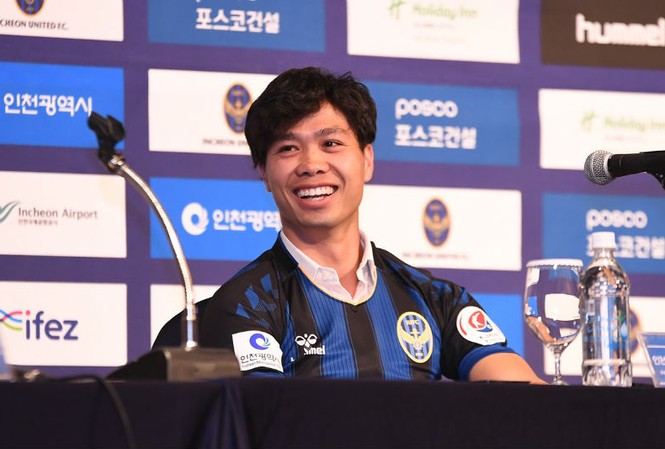 Công Phượng ghi bàn ngay trận ra mắt Incheon United Công Phượng trong lễ ra mắt Incheon United