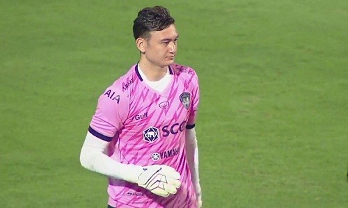 Văn Lâm mắc sai lầm ngớ ngẩn trong trận ra mắt Muangthong United Đặng Văn Lâm ra mắt không như ý