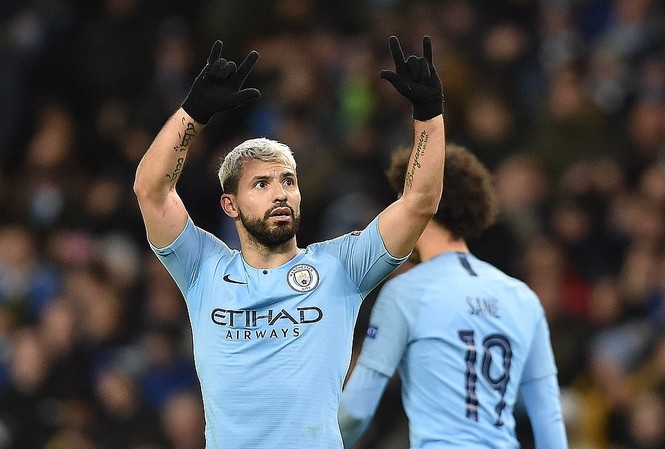 Man City hủy diệt Schalke với tỉ số 7-0 Sergio Aguero ăn mừng bàn mở tỉ số