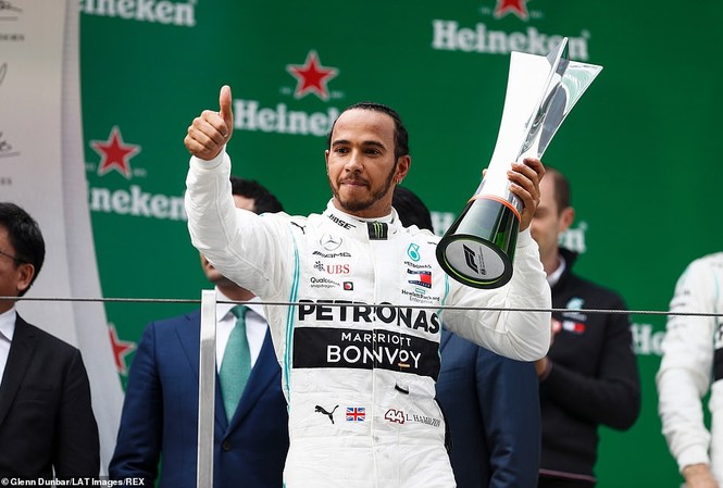 Lewis Hamilton vô địch chặng đua F1 thứ 1000 ở Trung Quốc Lewis Hamilton ăn mừng chức vô địch Trung Quốc Grand Prix