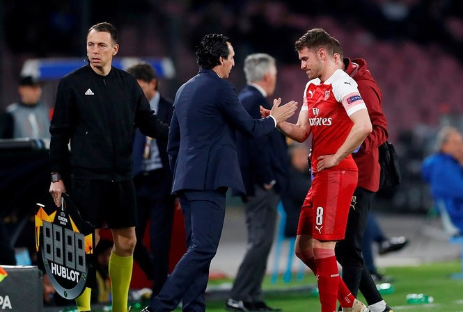 Ngôi sao Ramsey đã chơi trận cuối cùng cho Arsenal? Aaron Ramsey buồn bã rời sân vì chấn thương
