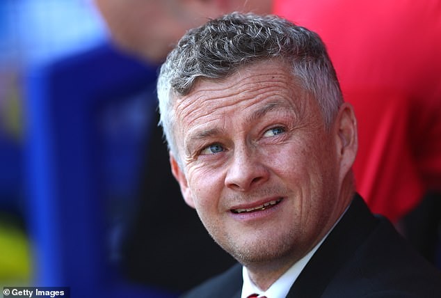 Thua tệ hại Everton, HLV Ole Solskjaer xin lỗi CĐV M.U HLV Ole Solskjaer