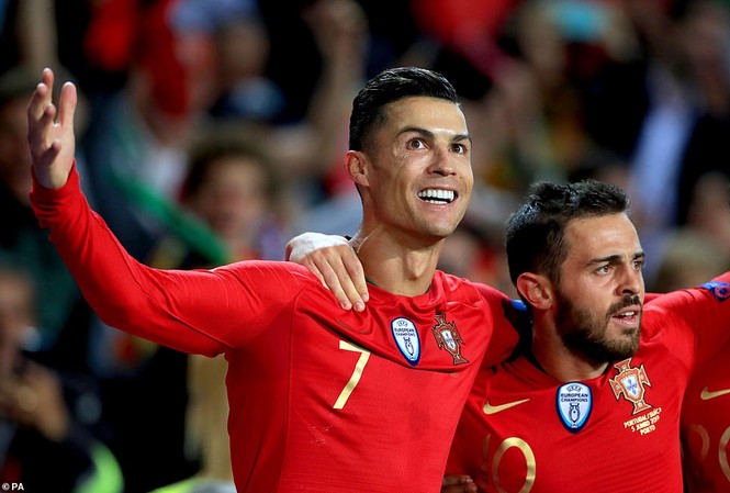 Ronaldo lập hat-trick, Bồ Đào Nha vào chung kết Nations League Ronaldo tỏa sáng rực rỡ giúp Bồ Đào Nha chiến thắng